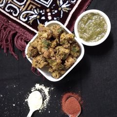 A picture of Crispy Bhindi pakora.
