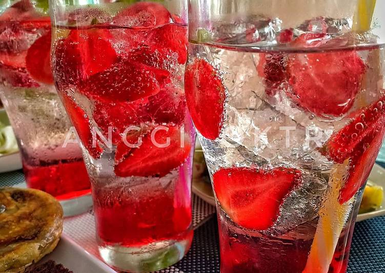 Cara Gampang Menyiapkan Strawberry Mocktail Anti Gagal