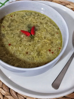 Foto di Zuppa di asparagi selvatici e uova, ricetta del riciclo 🌷