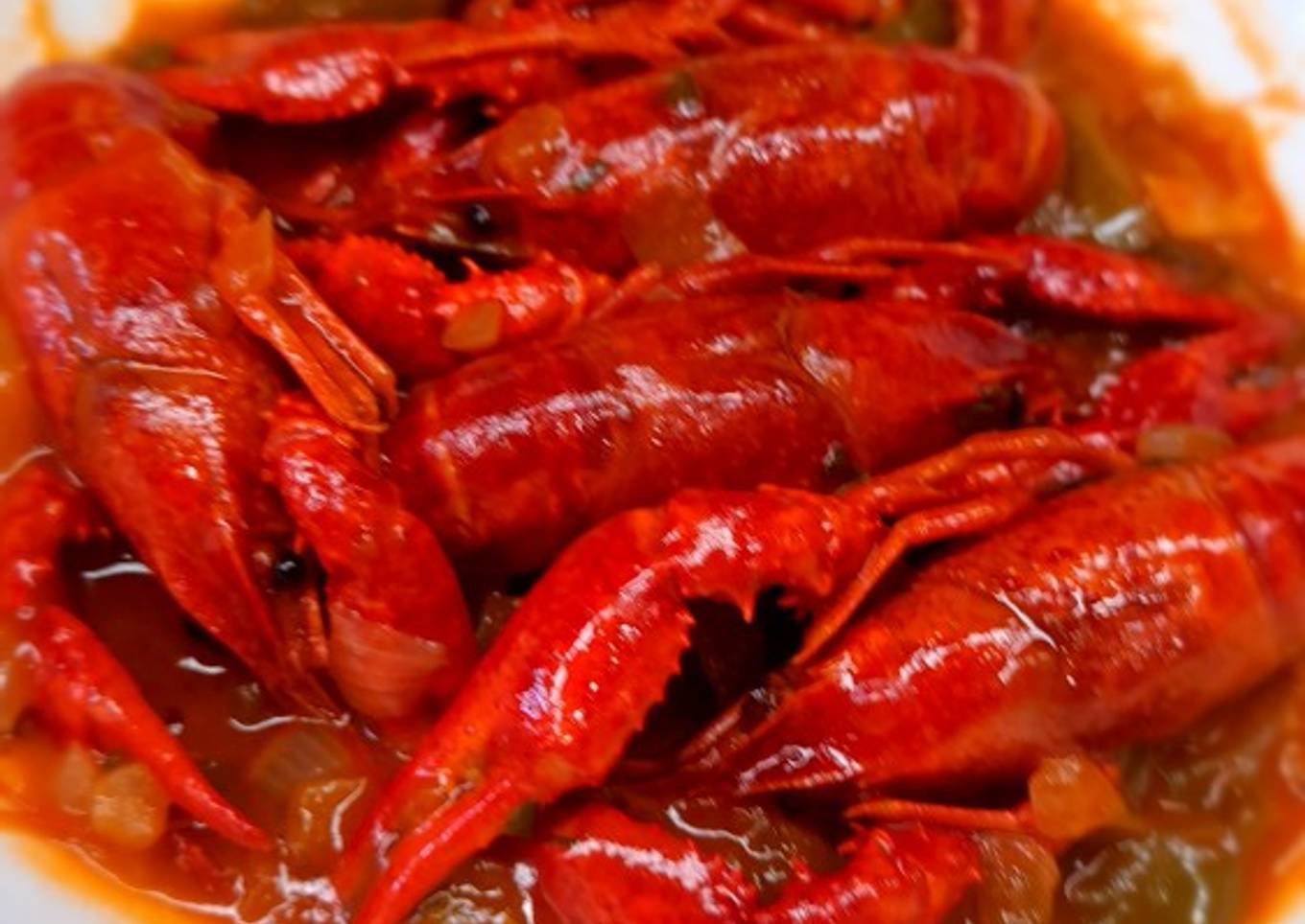 Cangrejo de río en salsa de vermut blanco de Reus