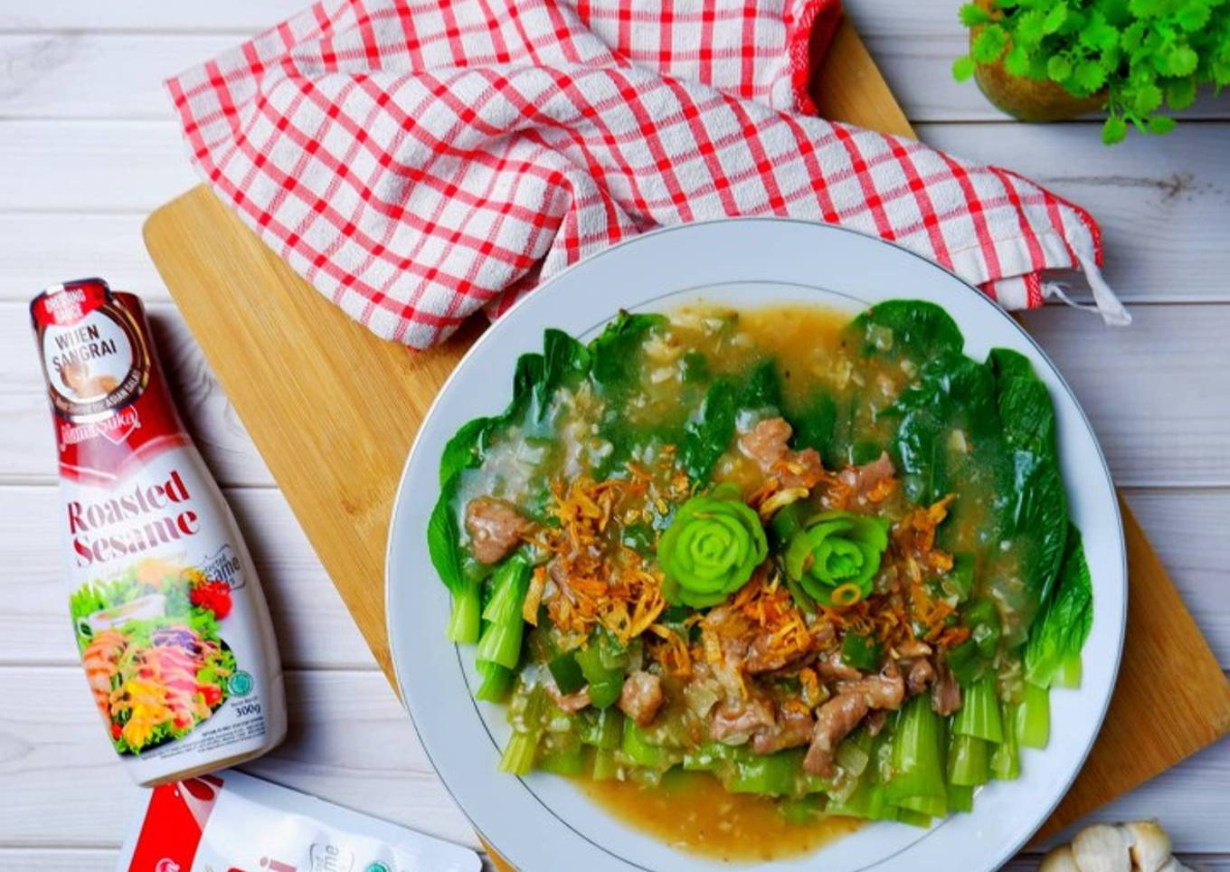 Pok choy sapi saus wijen sangrai