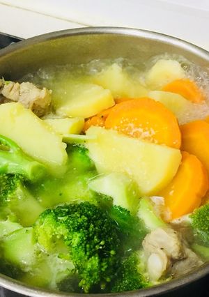 Hình của món Canh bông cải xanh.