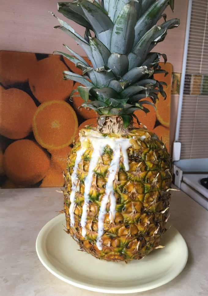 Una foto de Postre de piña rellena