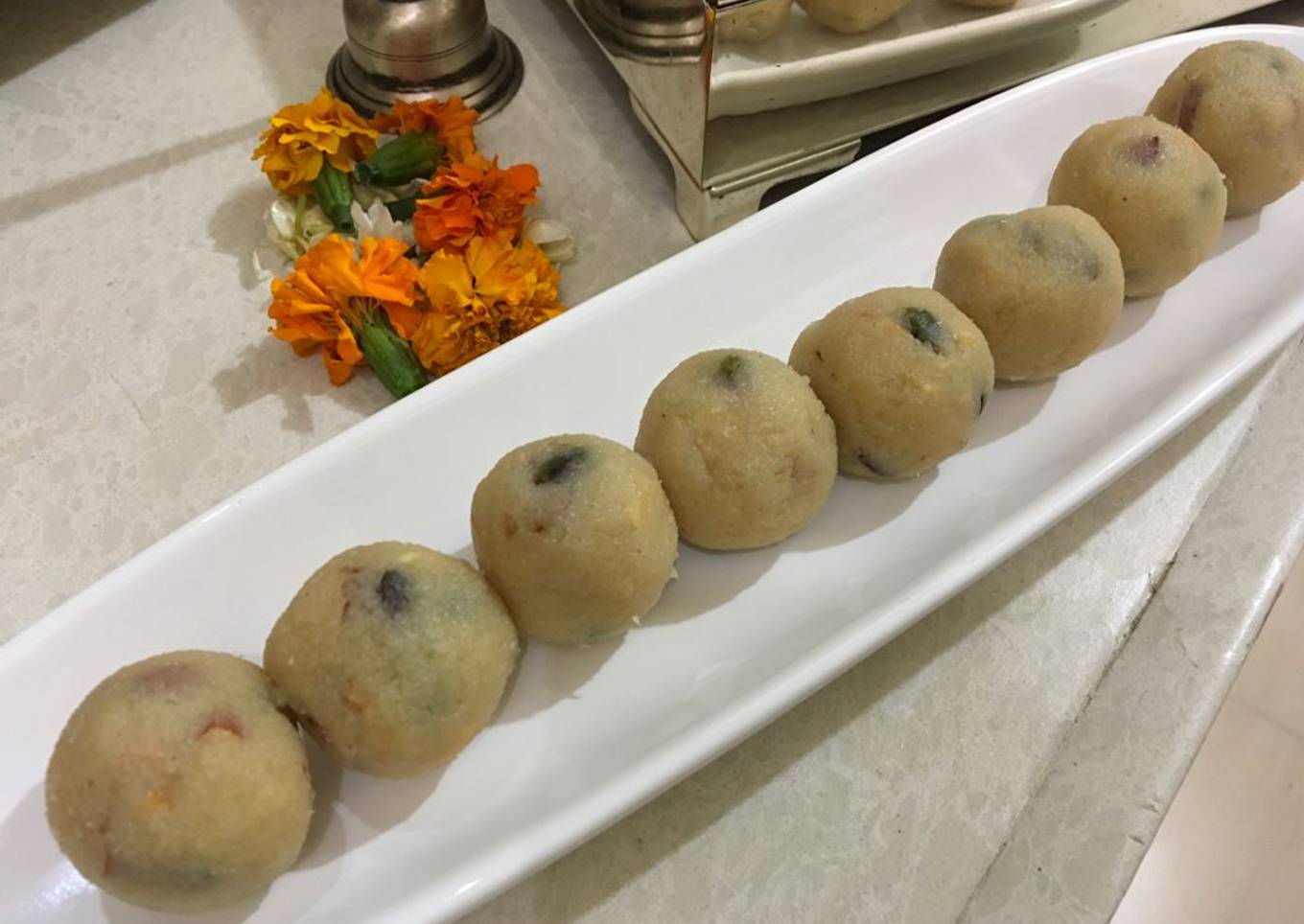 Coconut laddoos/ Fresh coconut Laddoos