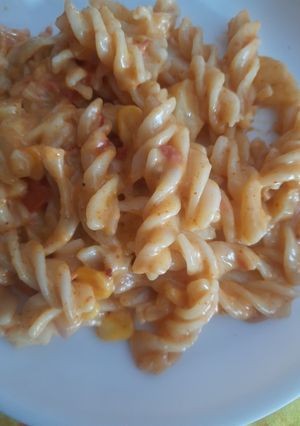 A picture of White sauce pasta.