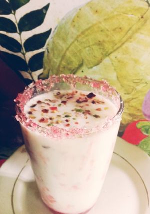 बनाना मिल्क शेक(banana milkshake recipe in hindi) रेसिपी मुख्य फोटो