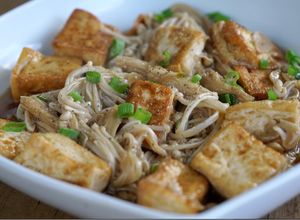 Foto principal de Setas Enoki con Tofu (Receta ligera y saludable)