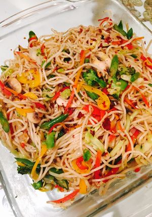 A picture of Sweet Chilli garlic noodles.