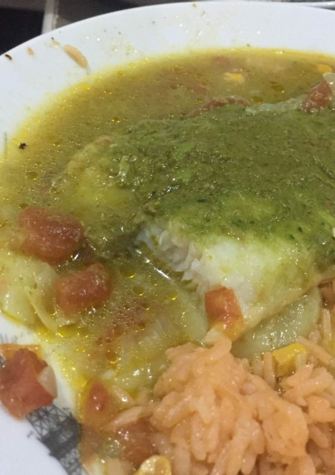 Una foto de Filete de pescado empapelado