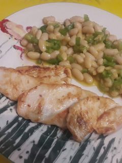Una foto de Ensalada de judías blancas