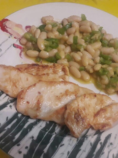 Una foto de Ensalada de judías blancas
