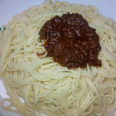 A picture of White Spaghetti and Stew.