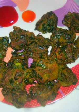 A picture of Palak pakoda.