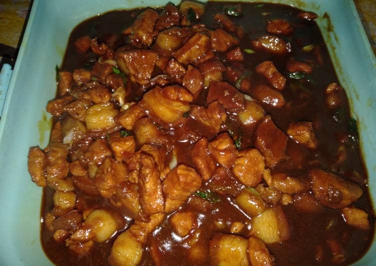 Semur Daging Babi (Non Halal)