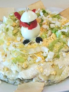 Una foto de Pastel de ensaladilla