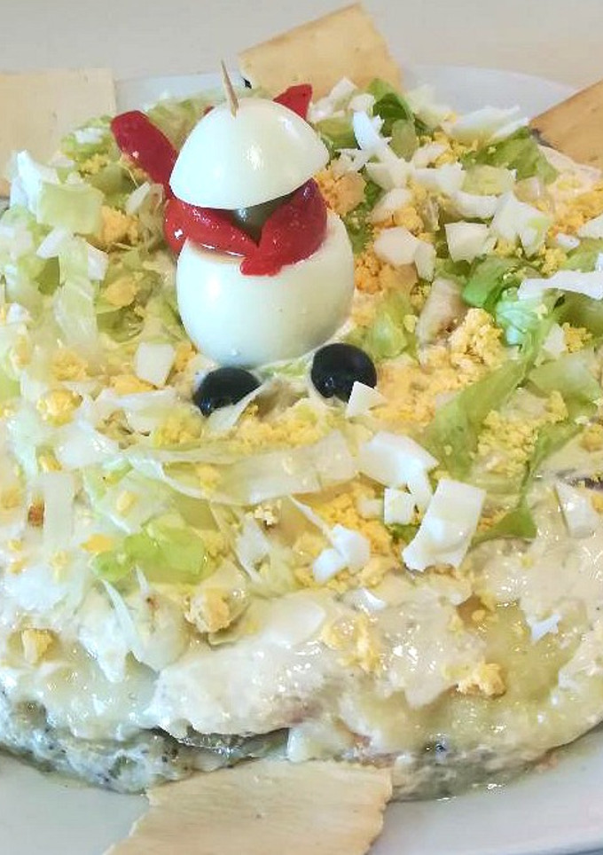 Una foto de Pastel de ensaladilla