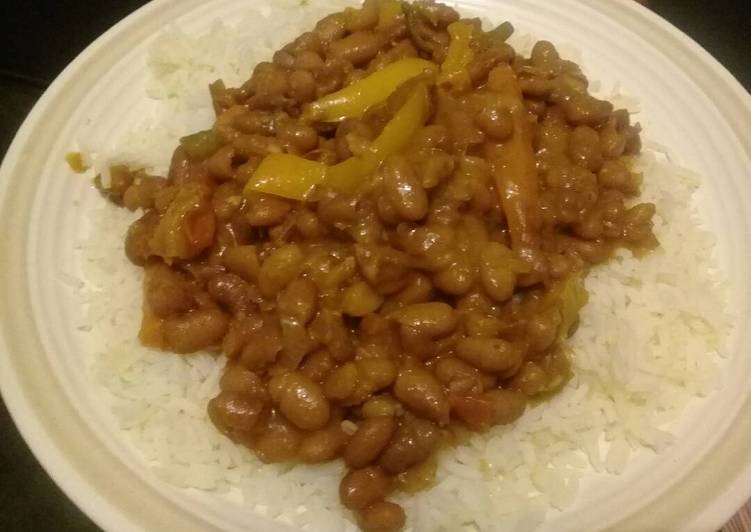 Brown beans stew with peppers