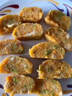 A picture of Sharon fruit and mango halwa.