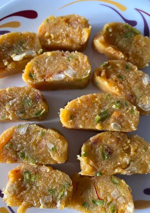 A picture of Sharon fruit and mango halwa.