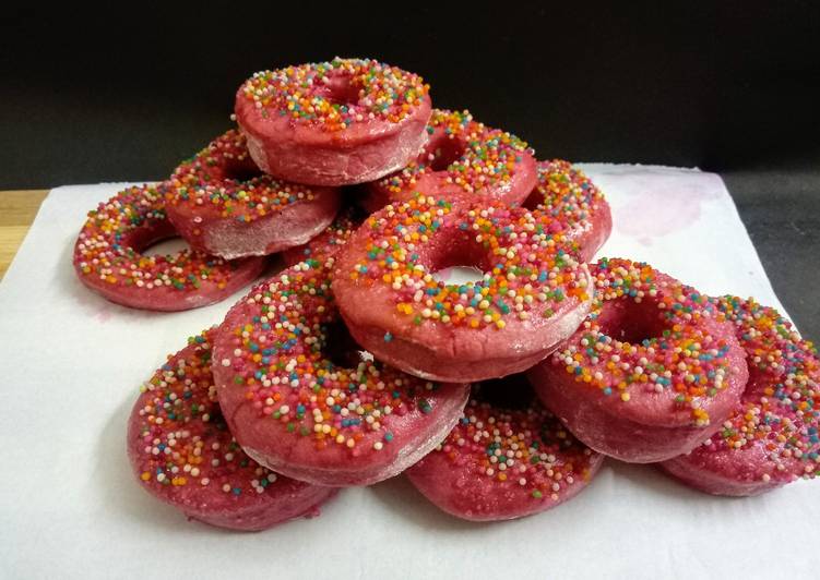 Beetroot doughnuts