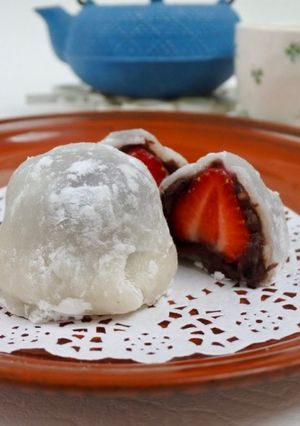 A picture of Strawberry Daifuku Mochi.
