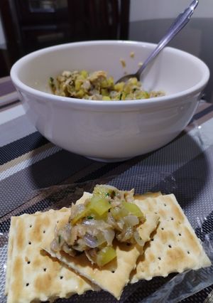 Una foto de Saltadito de trozos de atún