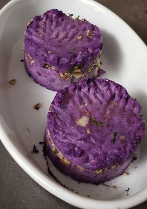 Une photo de Purée de vitelottes aux noix et comté