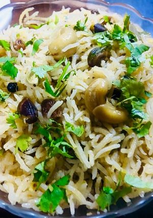 A picture of Kashmiri pulao.