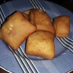 A picture of Cinnamon mandazi.