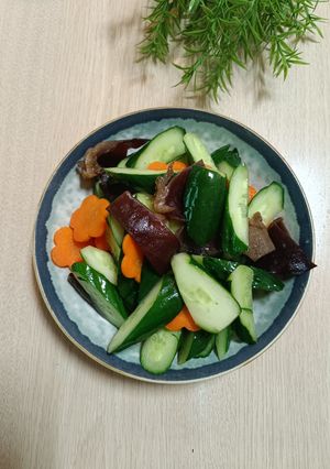 日本鹽麴黑木耳炒小黃瓜 的食譜成品照片