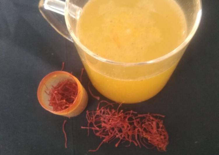 How to Make Super Quick Homemade Saffron Tea