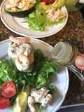 Palta/aguacate relleno con camarones