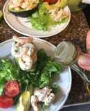 Palta/aguacate relleno con camarones
