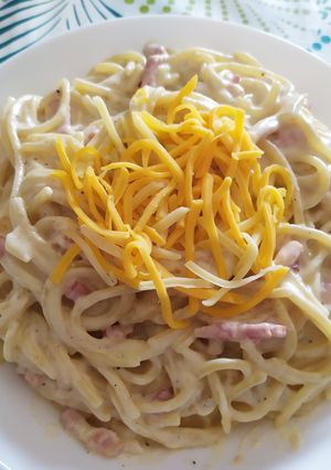 Una foto de Espaguetis carbonara con nata