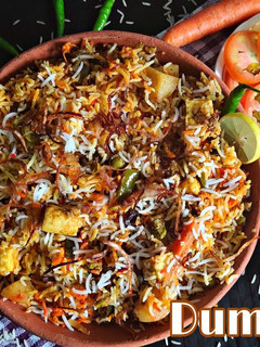 हैदराबादी वेज बिरयानी (hyderabadi veg biryani recipe in Hindi) रेसिपी मुख्य फोटो