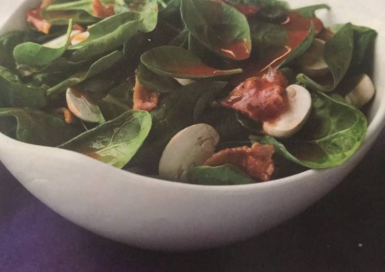 Warm spinach salad