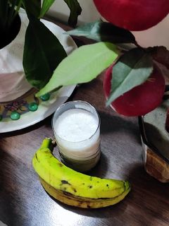 बनाना मिल्क शेक (banana milkshake recipe in Hindi) रेसिपी मुख्य फोटो