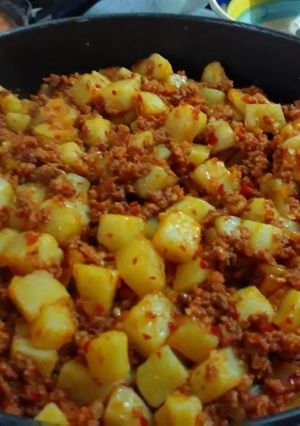 A picture of Potatoes with Longaniza Sausage.