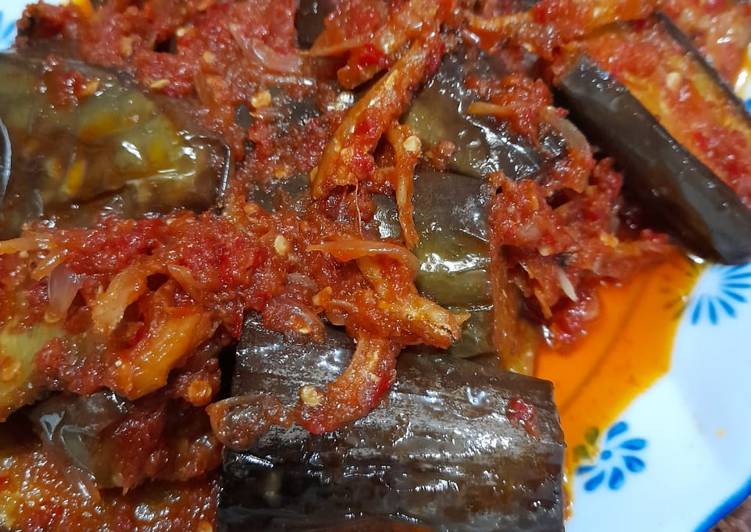 urutan Memasak Sambel Terong Teri Kecap yang Bikin Ngiler