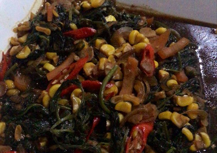 34. Tumis kangkung tauco