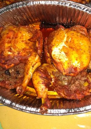 Una foto de Pollo relleno de carnes frías