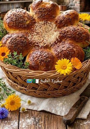 صورة لوصفة خبز الربيع على شكل وردة🌺