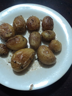 Una foto de Papas al horno con orégano, sal y tequila
