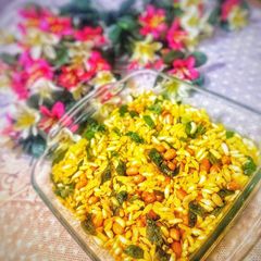 A picture of Microwave chivda.