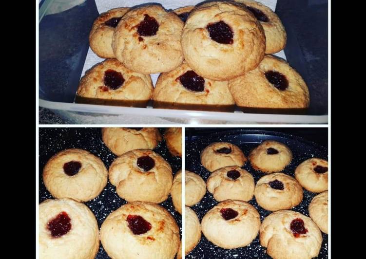 Recipe: Delicious Grans raspberry buns