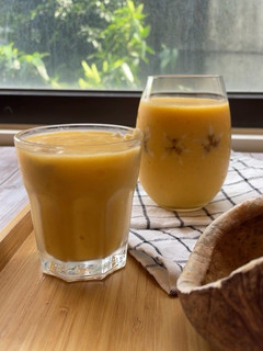 A picture of Mango Coconut Smoothie.