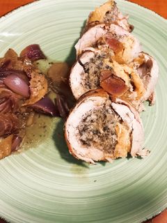 Una foto de Solomillo de cerdo relleno de Boletus al horno