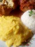 Albóndigas de pollo con puré de yuca
