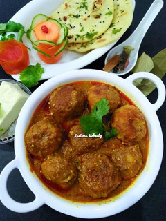 A picture of Paneer Rogan Josh.