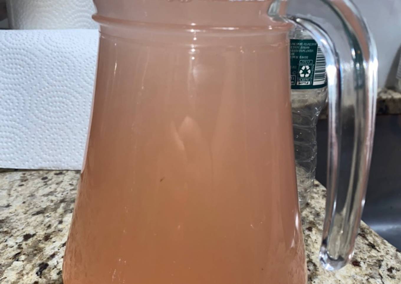 Freshly made Lavender lemonade (levendula limonade)